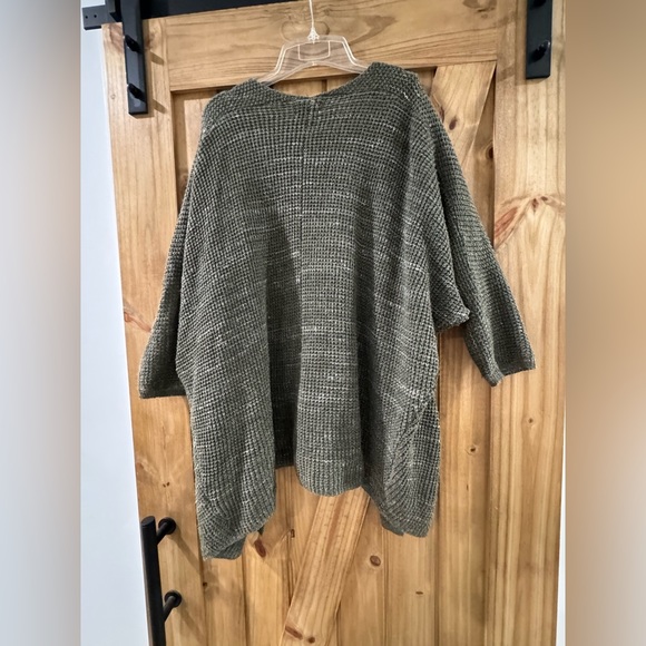 Universal Threads Cardigan - Picture 2 of 2